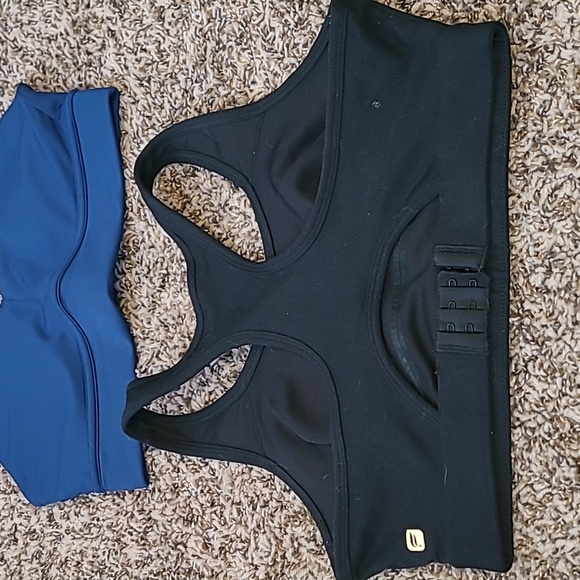 Lot of 2 Fabletics sports bras - Picture 4 of 9